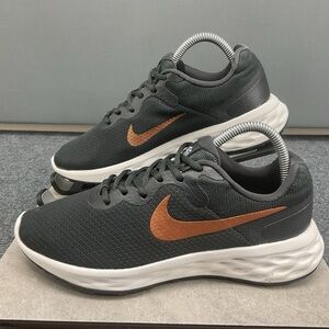 Nike Revolution 6 Next Nature Dark Smoke Gray Metallic Copper Womens Size 8